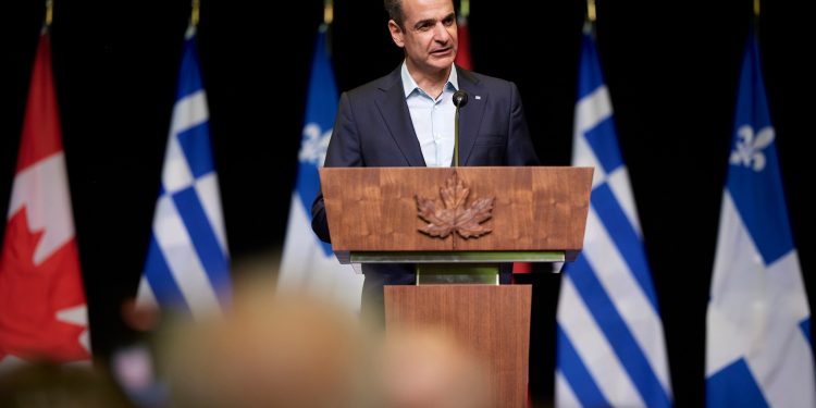 Κατώτατος μισθός: Στα 830 ευρώ από την 1η Απριλίου