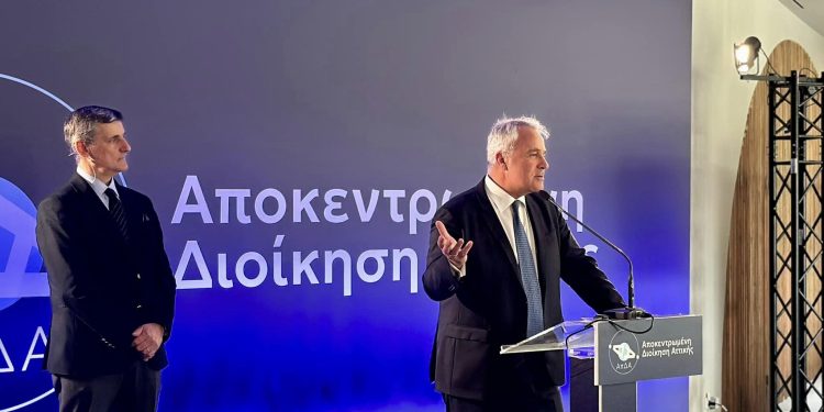 Βορίδης: Να σβηστούν τα ονόματα των θυμάτων των Τεμπών από τον Άγνωστο Στρατιώτη