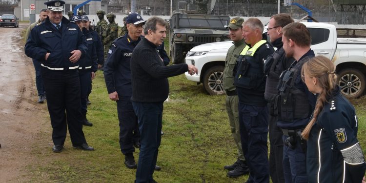 ΥΠΤΠ: Ανακοίνωση σχετικά με την έξοδο και επανείσοδο στην Ελλάδα αλλοδαπών υπηκόων τρίτων χωρών