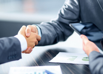 ΤτΕ: Χαλαρώνουν τα κριτήρια για τραπεζικά δάνεια σε νοικοκυριά & επιχειρήσεις