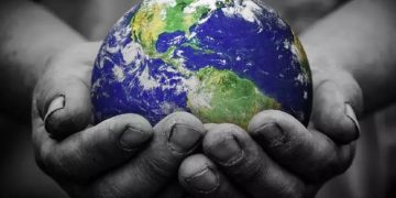 Σήμερα γιορτάζουμε την ημέρα της Γης, που πληγώνουμε τις υπόλοιπες 364 μέρες