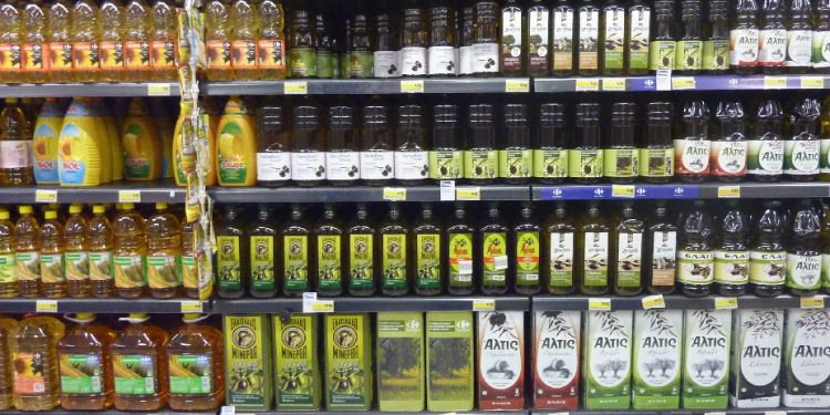 ΕΛΣΤΑΤ: Στο 3,2% αυξήθηκε ο πληθωρισμός τον Μάρτιο – Πρώτο το ελαιόλαδο με αύξηση 67% μέσα σε 1 χρόνο