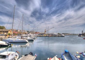 42χρονος εντοπίστηκε στη θάλασσα από λιμενικούς στο λιμάνι Αλεξανδρούπολης