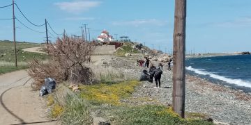 Σαμοθράκη: Την παραλία της Καμαριώτισσας καθάρισαν κάτοικοι και εθελοντές