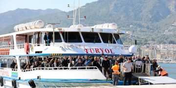 Τριπλασιάστηκαν οι Τούρκοι επισκέπτες στα νησιά με τη βίζα εξπρές