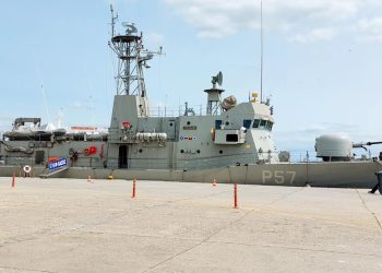 Η κανονιοφόρος “Κάσος” στο λιμάνι της Αλεξανδρούπολης για τα Ελευθέρια