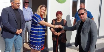 Κίρκη: Δωρεά οικίσκου σε τριμελή πυρόπληκτη οικογένεια από το ΔΕΣΦΑ