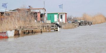 Ταγαράς: Ως το τέλος του χρόνου η υπογραφή του Προεδρικού Διατάγματος που θα καταστήσει νόμιμες τις καλύβες στονΈβρο