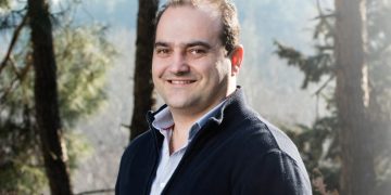 Ρ. Χατζηγιάννογλου: Ομάδα ξένων ατόμων απειλεί και βάζει φωτιές στην περιοχή