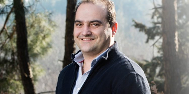 Ρ. Χατζηγιάννογλου: Ομάδα ξένων ατόμων απειλεί και βάζει φωτιές στην περιοχή