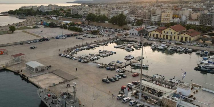 Στο λιμάνι της Αλεξανδρούπολης η κανονιοφόρος “ΤΟΛΜΗ”