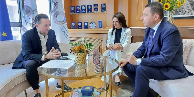 Συνάντηση δημάρχου Αλεξανδρούπολης με στελέχη της Eurobank για το πρόγραμμα ” Μπροστά για την Οικογένεια”