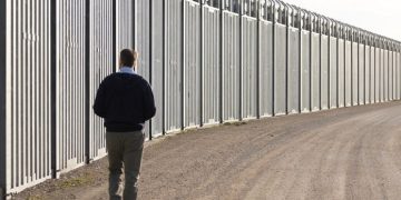 Έβρος: Συνοριοφύλακας “σούφρωνε” συστηματικά 20ευρα από συναδέλφους του – Εθισμένος στον τζόγο