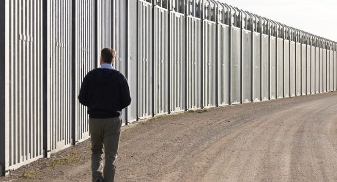 Έβρος: Συνοριοφύλακας “σούφρωνε” συστηματικά 20ευρα από συναδέλφους του – Εθισμένος στον τζόγο