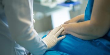 Καρκίνος του πνεύμονα: Ξεκίνησαν οι πρώτες στον κόσμο δοκιμές εμβολίου σε επτά χώρες