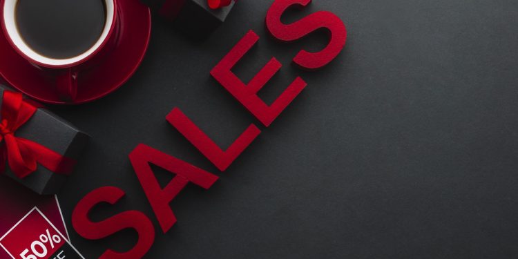 Πρόστιμα €2,2 εκατ. για παραπλανητικές εκπτώσεις – Αυτές είναι οι 5 εταιρείες