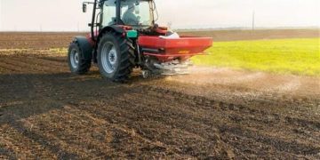 Επιστολή Τοψίδη για αύξηση των χρηματοδοτήσεων σε πρωτογενή τομέα και μεταποίηση