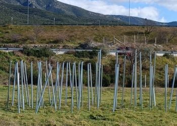 Αφαιρέθηκαν τα 57 καρφιά από τα Τέμπη