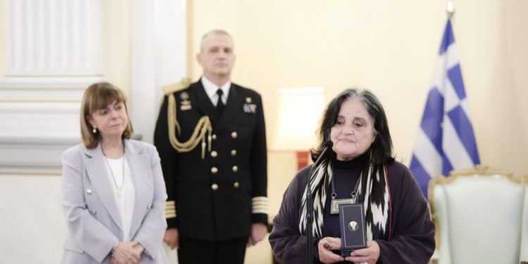 Παράσημα σε τρεις εβρίτες απένειμε η Πρόεδρος της Δημοκρατίας