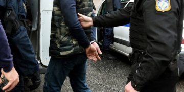 Συνελήφθη αλλοδαπός ο οποίος προωθούσε στο εσωτερικό της χώρας μη νόμιμους μετανάστες