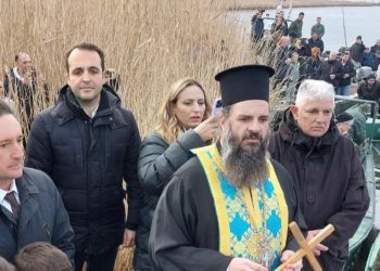 Πλήθος κόσμου γιόρτασε τα Θεοφάνεια στο Δέλτα του Έβρου και στο λιμάνι της Αλεξανδρούπολης