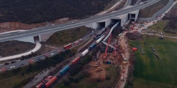 Ποιοι και τι προσπαθούν να “συγκαλύψουν” στην τραγωδία των Τεμπών