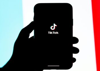 EUReporter: Η Σκοτεινή Πλευρά των Bots – Ποια χώρα εργαλειοποιεί τα Τέμπη