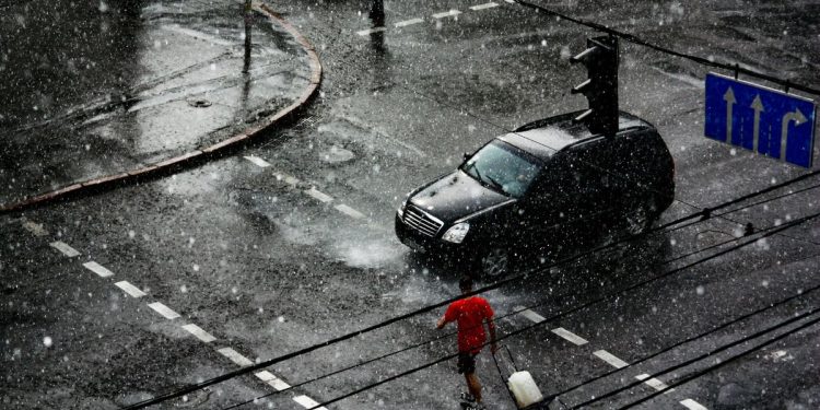 Κακοκαιρία με βροχές και χιόνια στη Μακεδονία και Θράκη