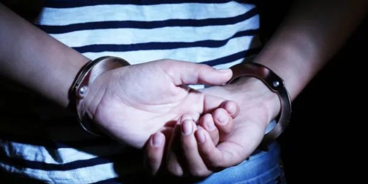 Περιπολικό της Αστυνομίας Καβάλας έξω από Τμήμα – εξιχνίαση υπόθεσης κλοπών