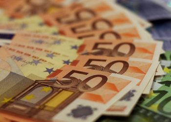 Δύο αλλοδαποί συλλαμβάνονται στην Αλεξανδρούπολη για κυκλοφορία πλαστών χαρτονομισμάτων.