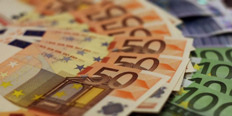 Δύο αλλοδαποί συλλαμβάνονται στην Αλεξανδρούπολη για κυκλοφορία πλαστών χαρτονομισμάτων.