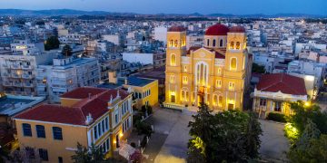 Χτίζοντας Γέφυρες: Οικογένεια και Σχολείο σε Διάλογο