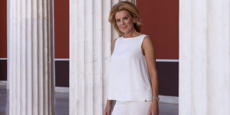 Η Ευγενία Μανωλίδου παρουσιάζει τα βιβλία της στην Αλεξανδρούπολη