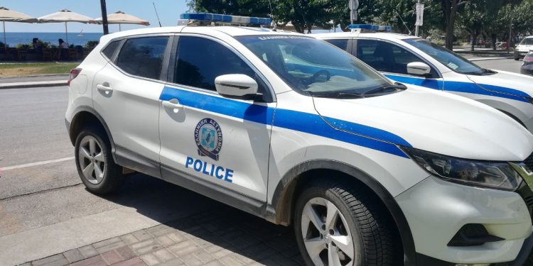 Σύλληψη διακινητή με 8 παράτυπους μετανάστες στην Εγνατία Οδό