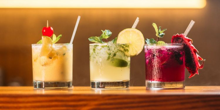 ucca Cocktail Night με τον mixologist Άρη Χατζηαντωνίου στην Αλεξανδρούπολη»