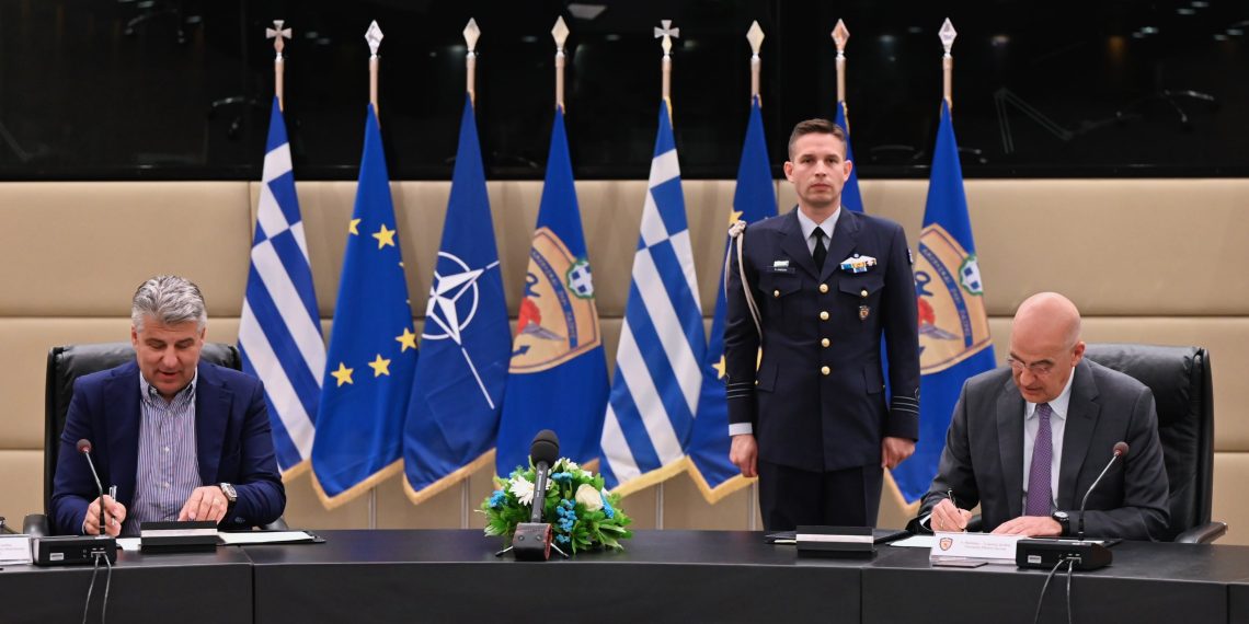 Υπογραφή προγραμματικής σύμβασης μεταξύ Υπουργείου Εθνικής Άμυνας και Περιφέρειας Ανατολικής Μακεδονίας και Θράκης για τη συντήρηση παρέβριων διαδρομών στον Έβρο.