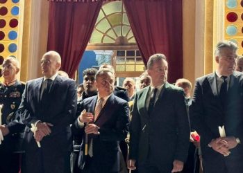 Ανάσταση στην Αλεξανδρούπολη με παρουσία πολιτικών και αυτοδιοικητικών παραγόντων