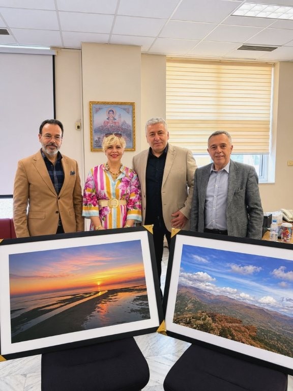 Δωρεά 28 αεροφωτογραφιών στο Π.Γ.Ν. Αλεξανδρούπολης