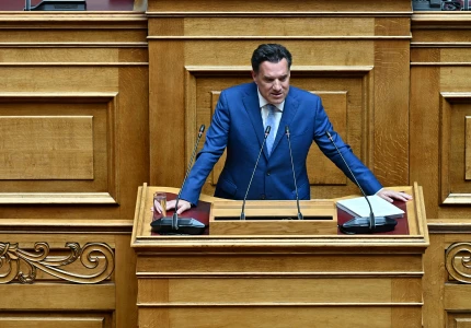Μεταρρυθμίσεις στο ΕΣΥ με CAR-T θεραπείες και ανακατανομή ειδικευομένων – Έντονη πολιτική αντιπαράθεση