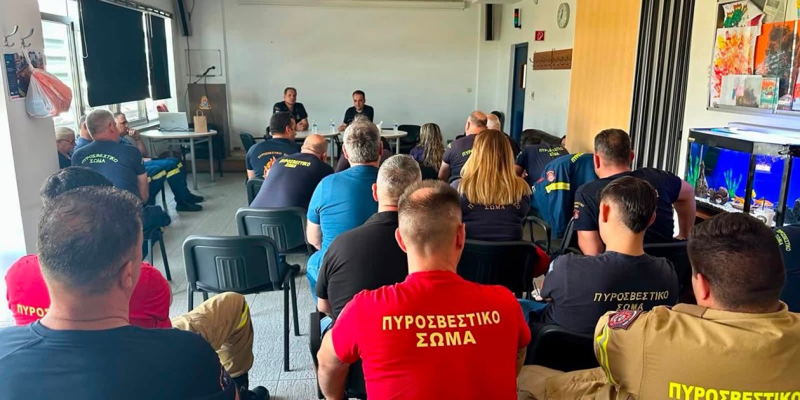 Ο Υφυπουργός Ψηφιακής Διακυβέρνησης Χρήστος Δερμεντζόπουλος στην Πυροσβεστική Αλεξανδρούπολης