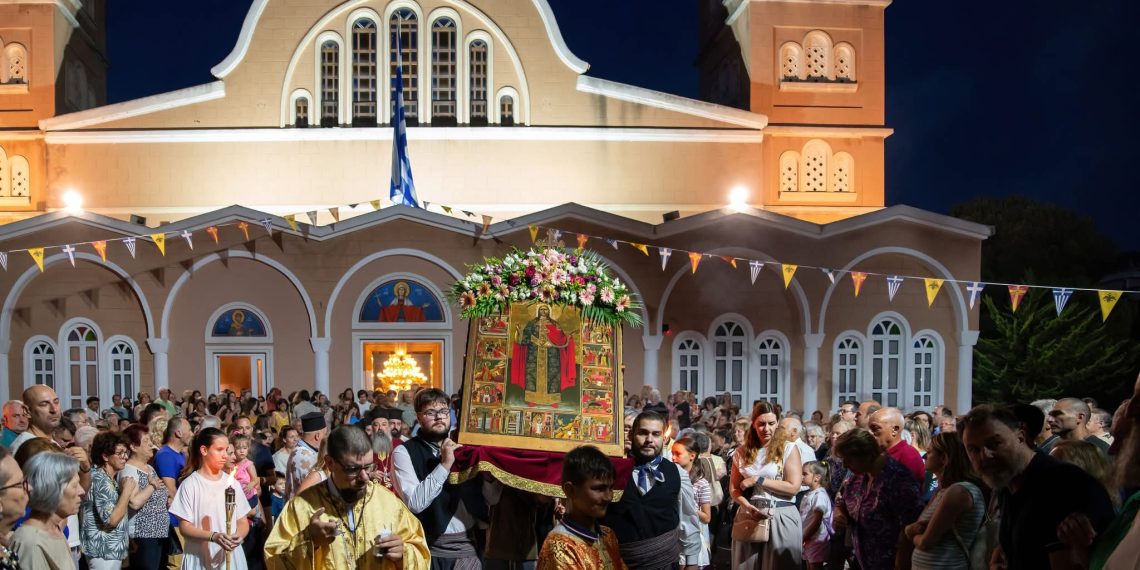 Με λαμπρότητα και πίστη η εορτή της Αγίας Κυριακής