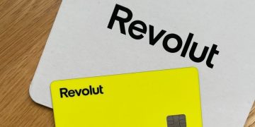 Η Revolut αποκτά υποκατάστημα στην Ελλάδα
