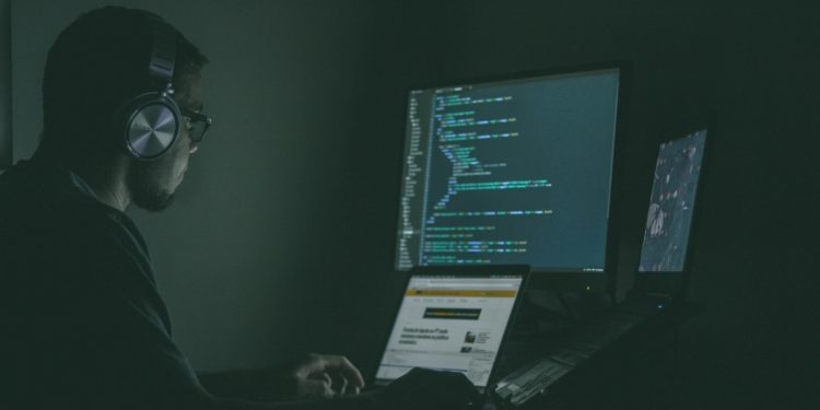 Αυξάνονται οι απειλές AI στις κυβερνοεπιθέσεις
