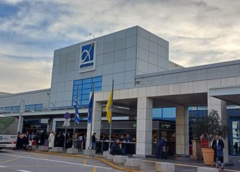 Ρεκόρ ταξιδιών για τους Έλληνες το 2025