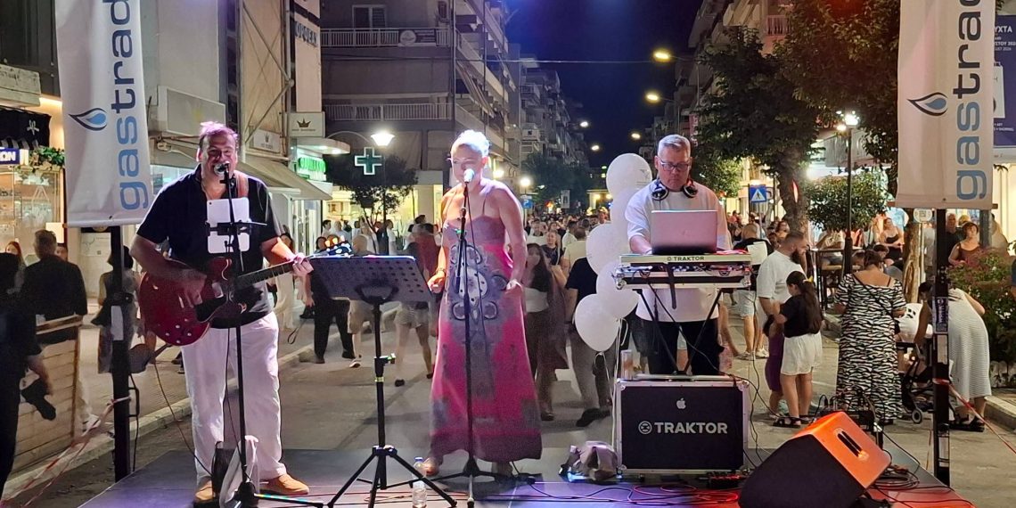 Η εμπορική καρδιά της Αλεξανδρούπολης χτύπησε δυνατά στη 13η «Λευκή Νύχτα»