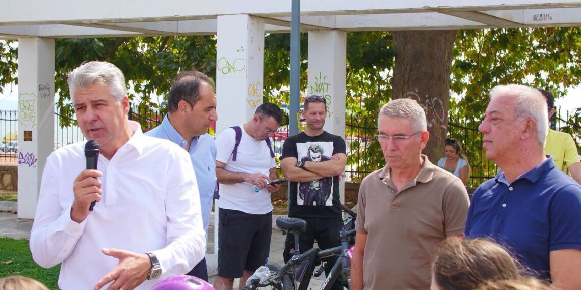 Μήνυμα οδικής ασφάλειας με ποδήλατο