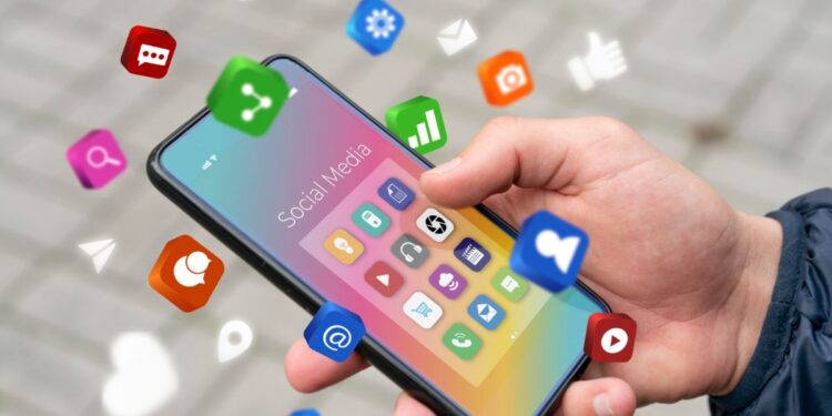Social media και έφηβοι: Αυξάνεται η προβληματική χρήση στην Ελλάδα