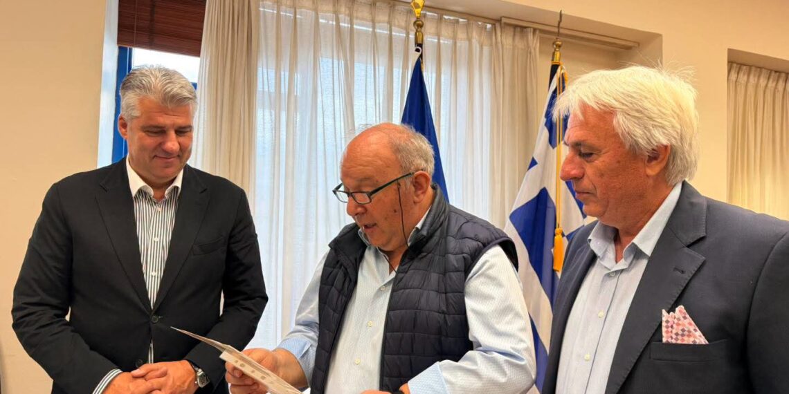 Τιμητική διάκριση για τον Χριστόδουλο Τοψίδη από τους Εβρίτες Καβάλας