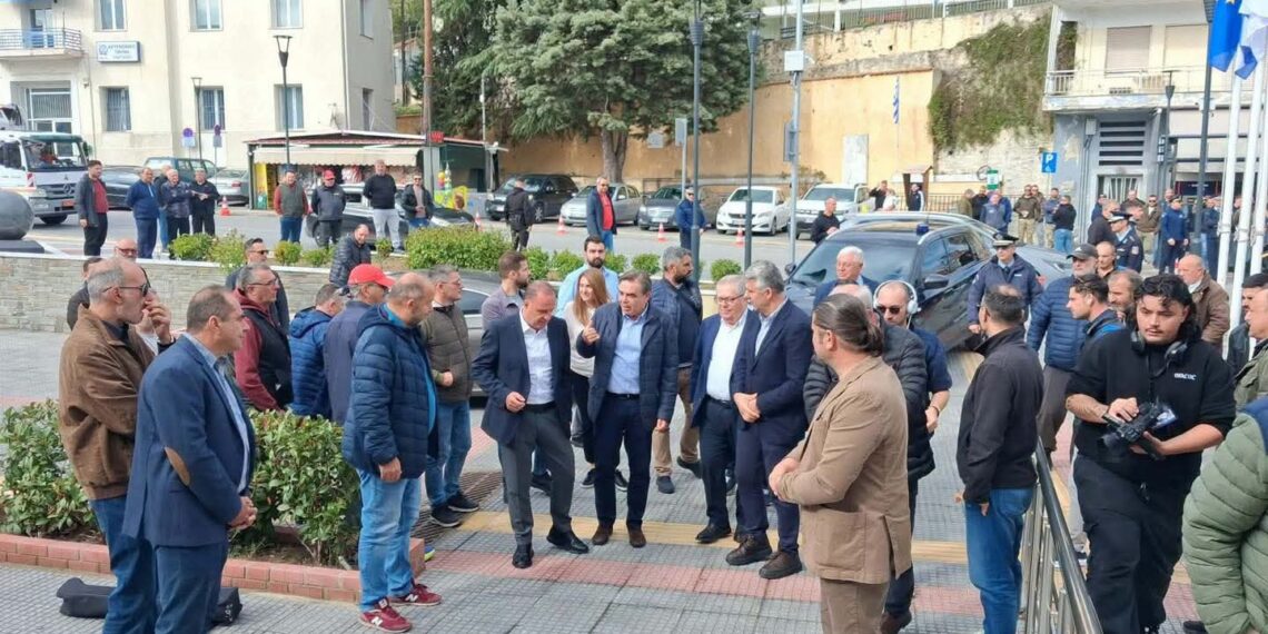 Συνάντηση του Υπουργού Μαργαρίτη Σχοινά με αγρότες