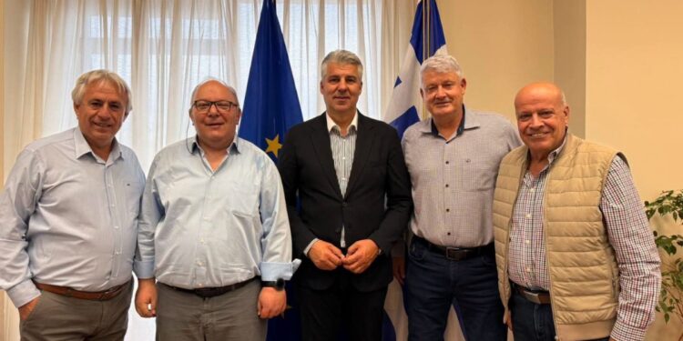 Επίτιμο μέλος των Εβριτών Καβάλας ο Χριστόδουλος Τοψίδης